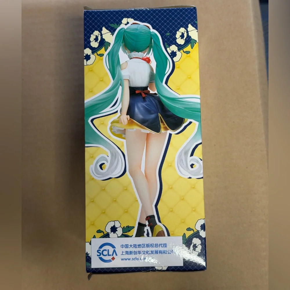 BNIB Wonderland Vocaloid Hatsune Miku Snow White Figure
